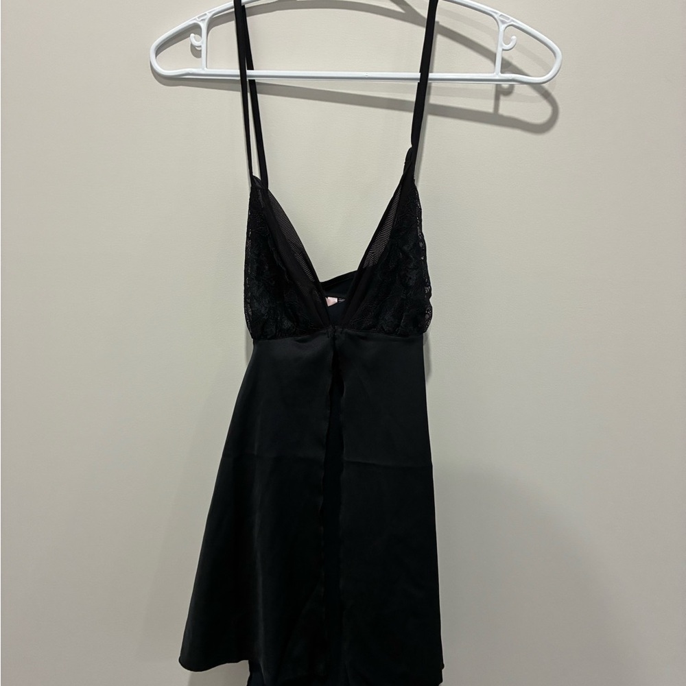 La Vie En Rose Black Lace Chemise